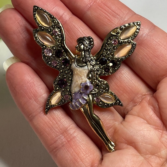 Charming Fairy Brooch with Gold and Purple Accents - Picture 4 of 7